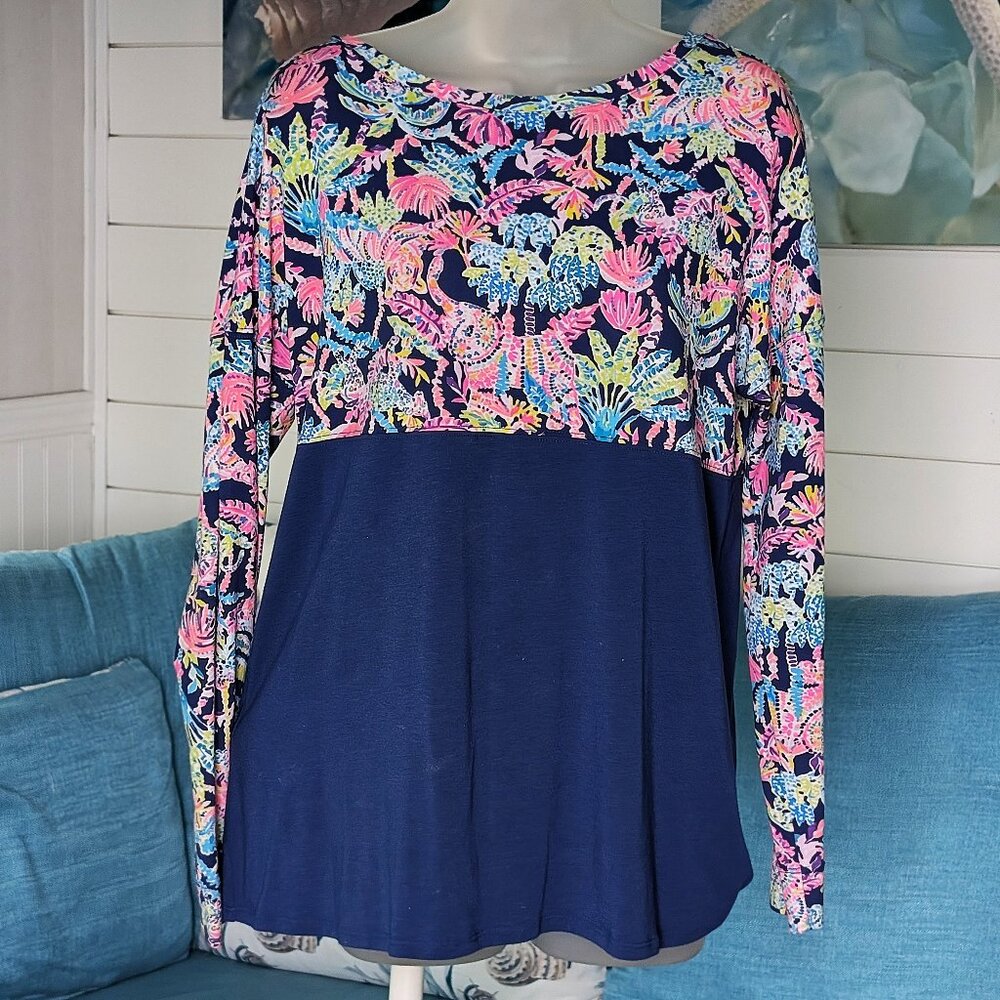 EUC Lilly Pulitzer Finn Top - Oyster Bay Navy in Seen and Herd Size Small